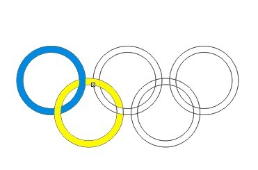 coreldraw中怎么做奥运五环的环环相扣的效果