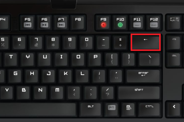 2,然后按下键盘上的"backspace"键,删除回车符号.