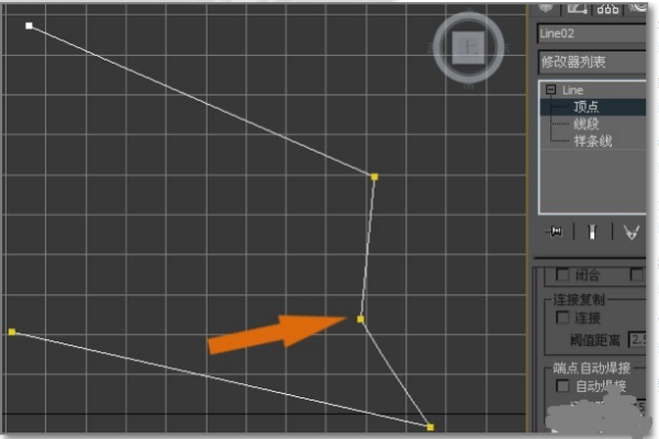 3DMax怎样把两条线合并成为一条？