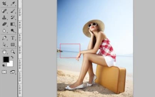 如何使用Photoshop校正变形的照片？