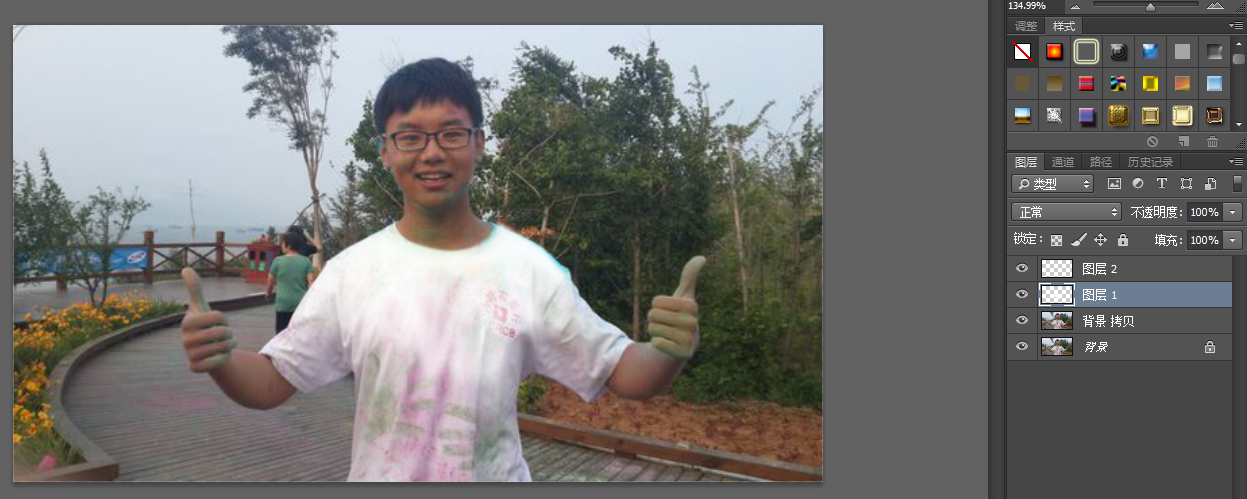 怎样用Photoshop把衣服上的彩色斑点去掉，变成白色衣服？