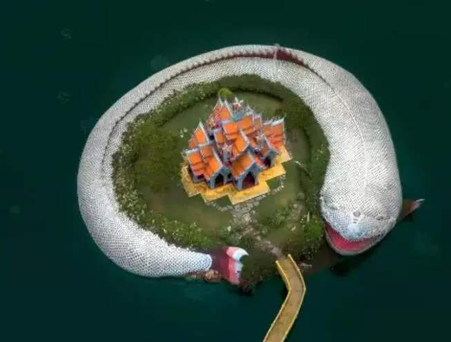 你能列举一下一些建筑设计比较“疯狂”的寺庙吗？
