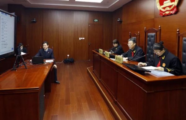 AI怎么把多张图片快速排列在一个版面？