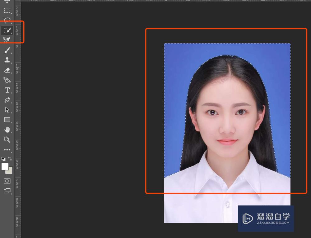 Photoshop里怎样将图片中不要的部分删除？