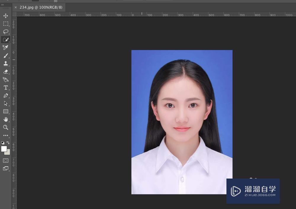 Photoshop里怎样将图片中不要的部分删除？