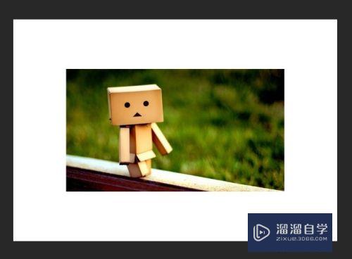 <esred>PS</esred><esred>如何</esred><esred>将</esred>图片拖入<esred>画布</esred>居中位置？