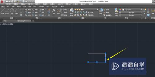 CAD怎么把线条画的图形合成一体？