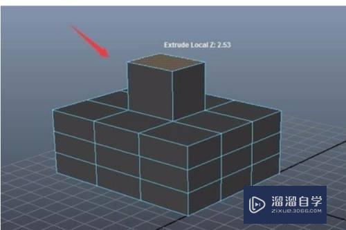 Maya2014平面挤出命令怎么设置挤出方向？