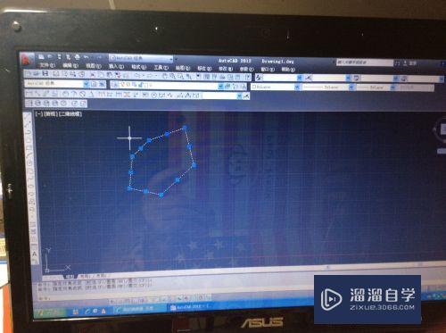 CAD怎么将多条折线合并为一个图形(cad怎么将多条折线合并为一个图形)