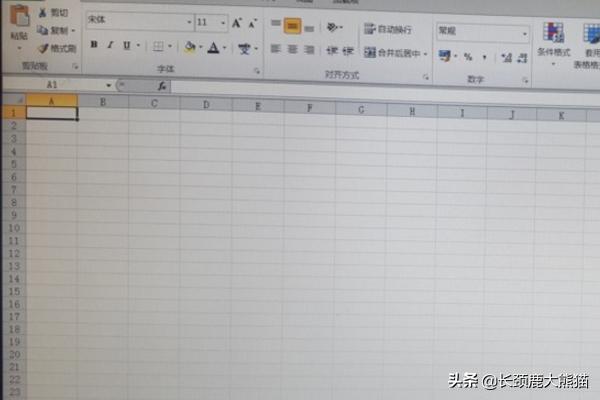 如何在Excel表格某列里增加下拉选项？-3D溜溜网
